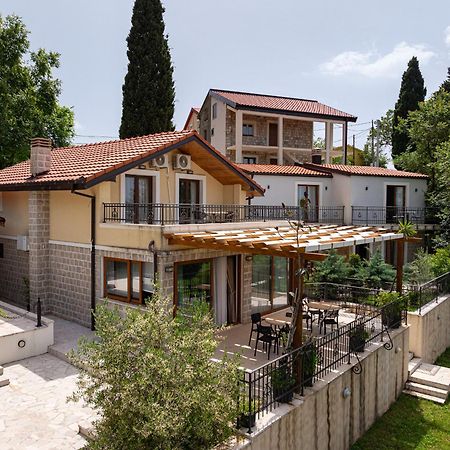 Sunset & Sunrise Villas In Stanisici-Two Villas With Common Pool Budva Kültér fotó