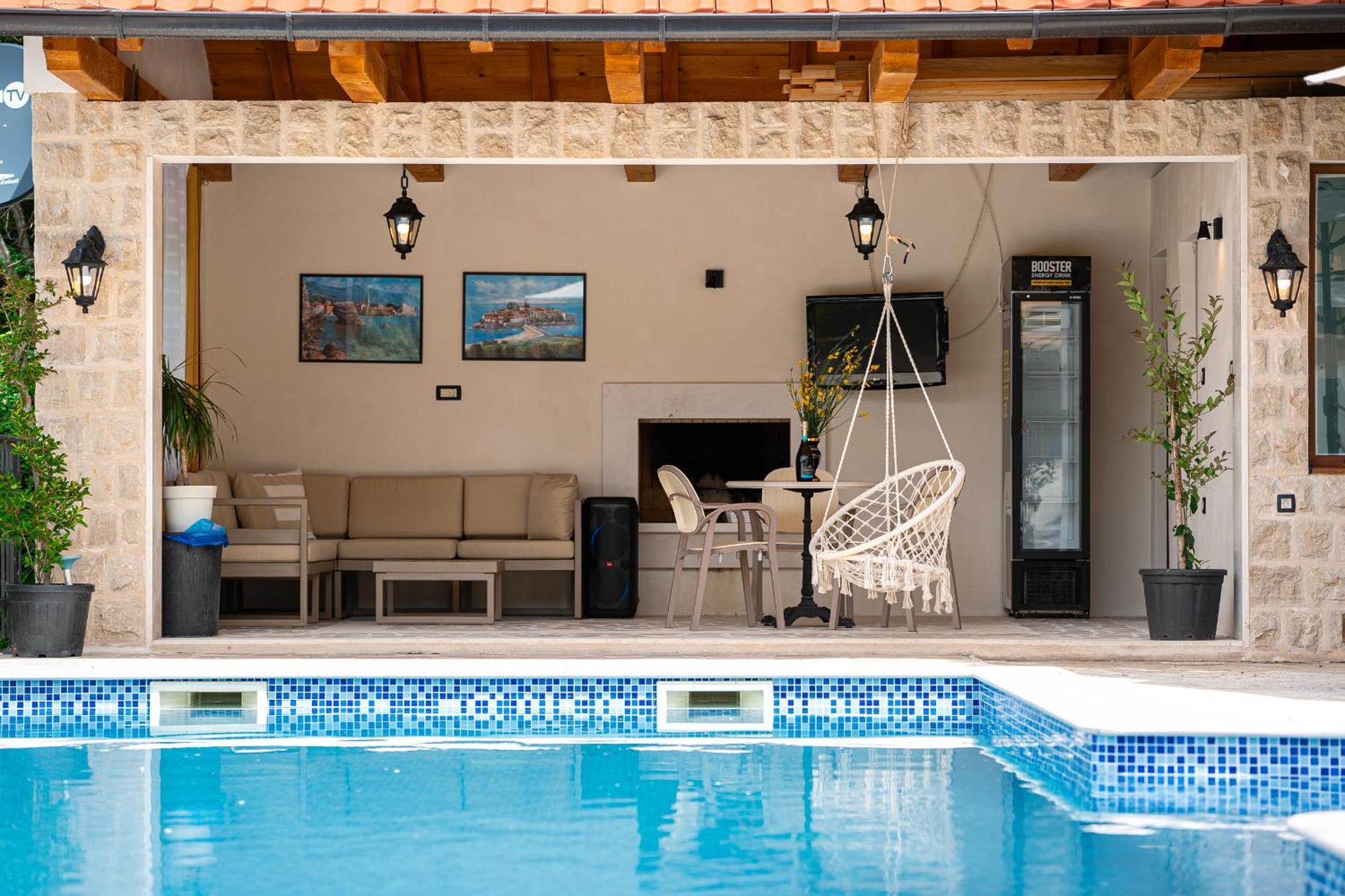 Sunset & Sunrise Villas In Stanisici-Two Villas With Common Pool Budva Kültér fotó