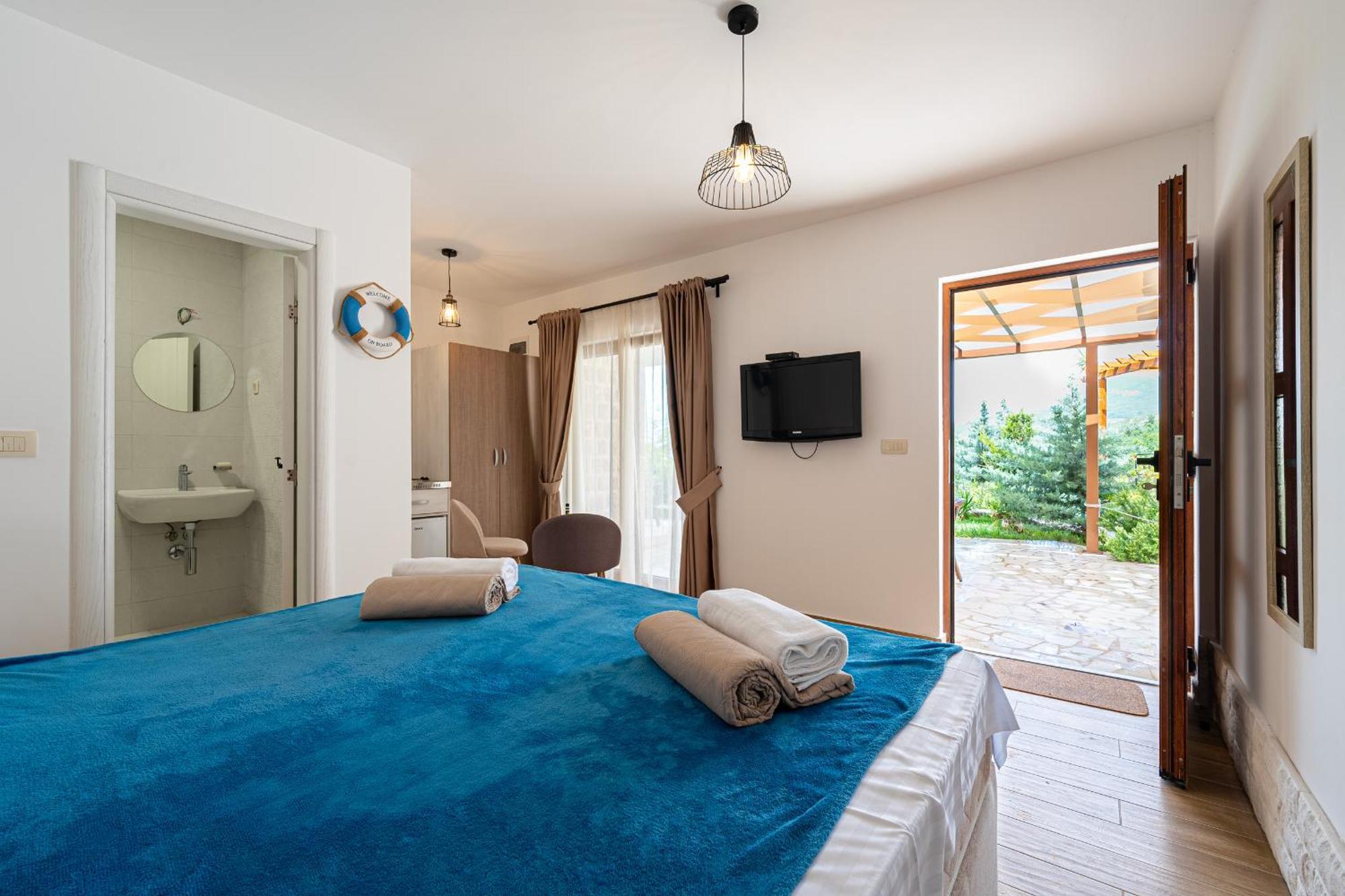 Sunset & Sunrise Villas In Stanisici-Two Villas With Common Pool Budva Kültér fotó