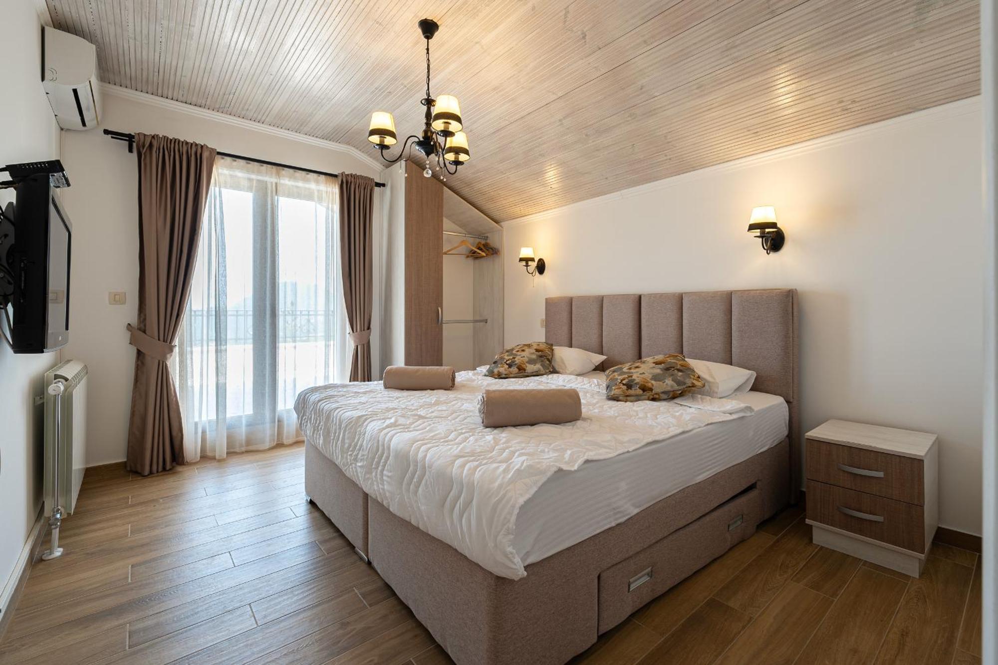 Sunset & Sunrise Villas In Stanisici-Two Villas With Common Pool Budva Kültér fotó