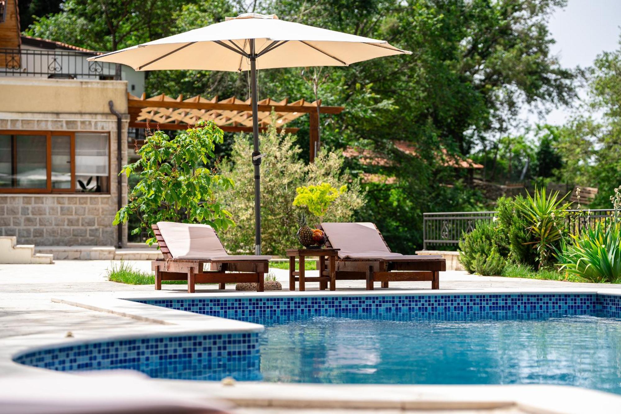 Sunset & Sunrise Villas In Stanisici-Two Villas With Common Pool Budva Kültér fotó