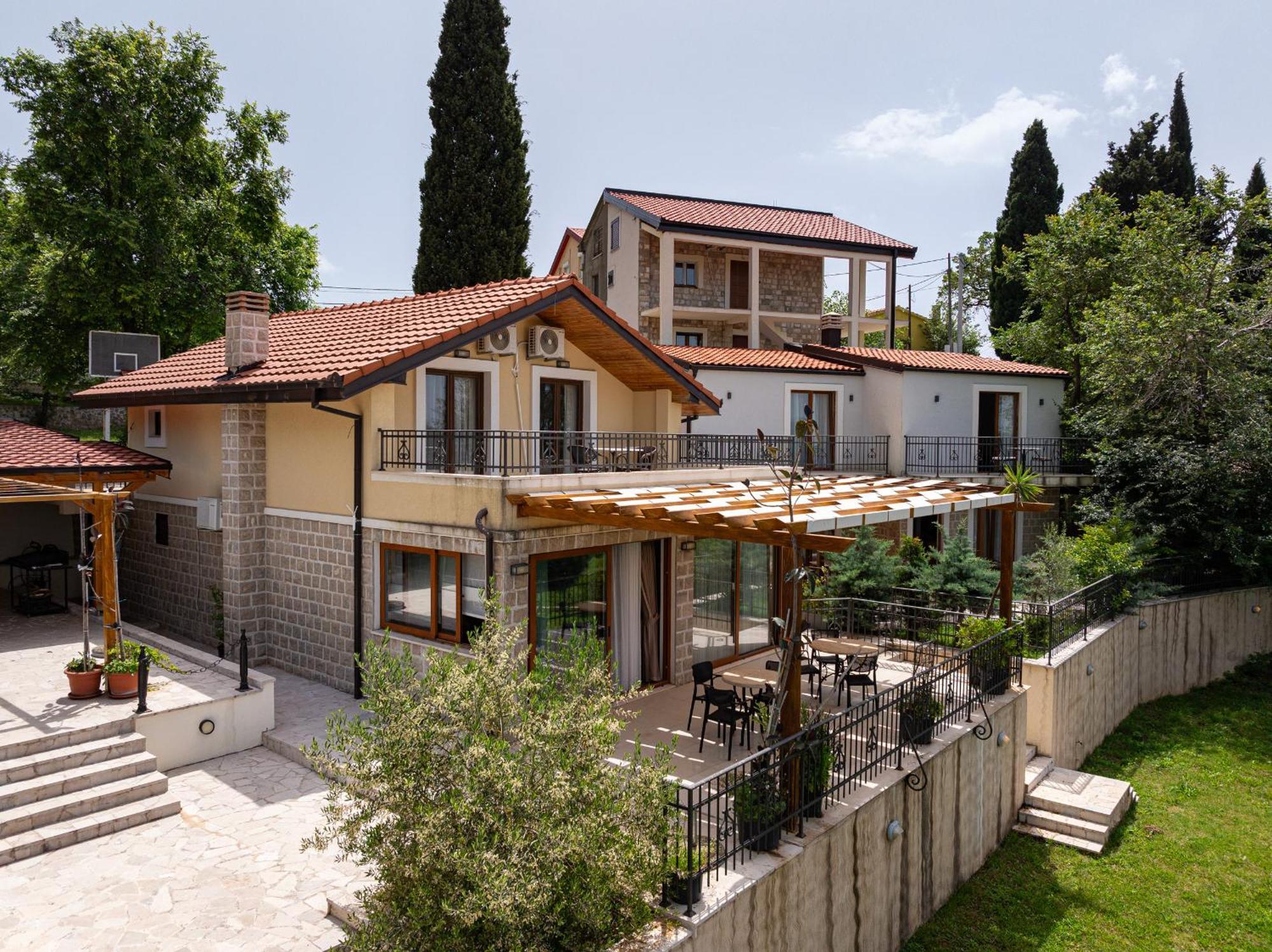 Sunset & Sunrise Villas In Stanisici-Two Villas With Common Pool Budva Kültér fotó