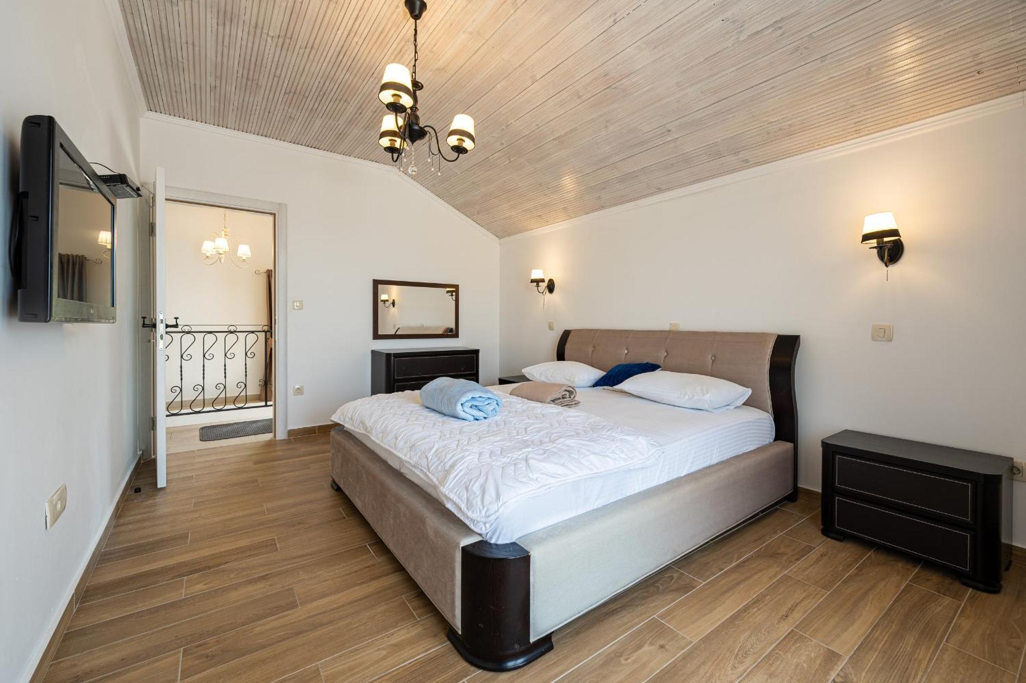 Sunset & Sunrise Villas In Stanisici-Two Villas With Common Pool Budva Kültér fotó