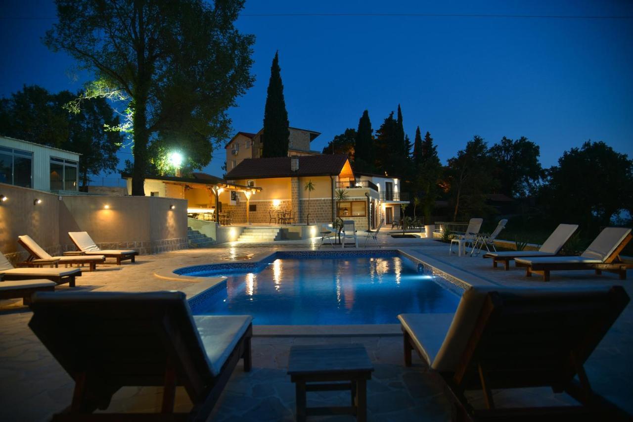 Sunset & Sunrise Villas In Stanisici-Two Villas With Common Pool Budva Kültér fotó