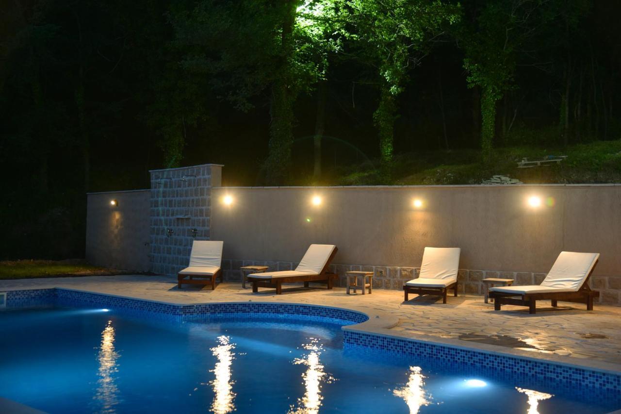 Sunset & Sunrise Villas In Stanisici-Two Villas With Common Pool Budva Kültér fotó